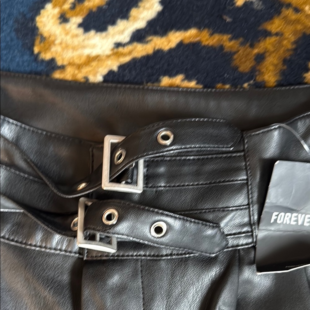 Forever 21 Black High Waist vegan leather Shorts NWT - Picture 3 of 6